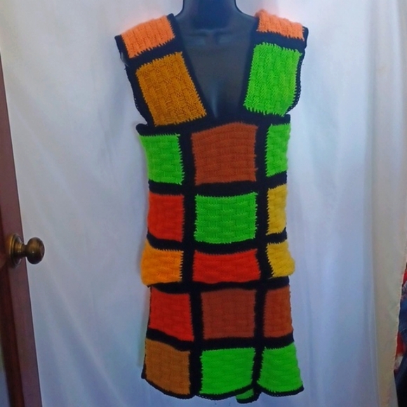 Handmade Crochet Color Block top & skirt set, sz small/Med - Picture 1 of 4